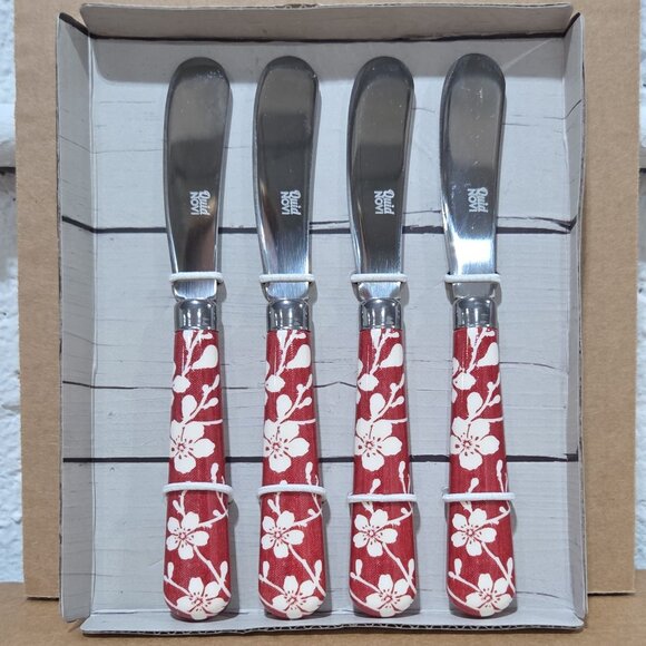 Butter Knife Set – 4pc Cheese Spreaders Red & White Flowers Handles Quid Novi - Picture 2 of 2